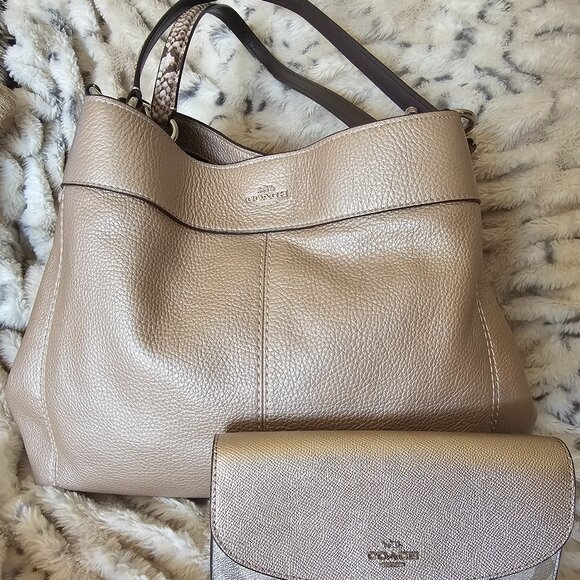 Coach Lexy Bag and wallet gold metallic - Picture 1 of 10